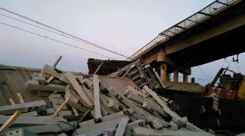 Sivas'ta Y&uuml;k Trenleri &Ccedil;arpıştı: 1 &Ouml;l&uuml;, 1 Yaralı