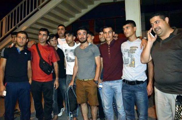 Maddi Durumu Yetersiz 60 Öğrenciyi Sınava Belediye Gönderdi