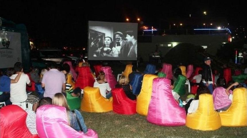 Tekirdağ&rsquo;da A&ccedil;ık Hava Sineması Başladı