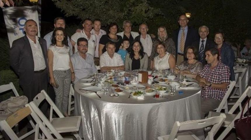 Optimed Hastanesi’nden Muhtarlara İftar Yemeği