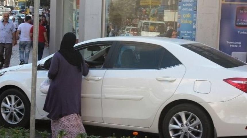 Suriyeli G&ouml;&ccedil;menler Tekirdağ&rsquo;da Dileniyor