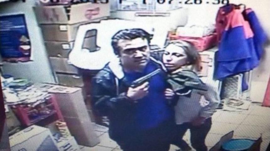 Gen&ccedil; Kız, Soyguncuya &Ouml;l&uuml;m&uuml;ne Direndi