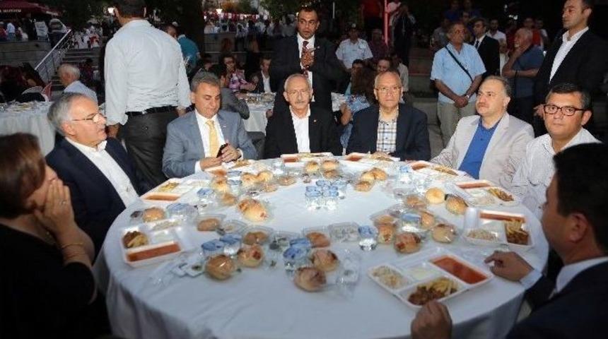 Kılı&ccedil;daroğlu Yenimahalle&rsquo;de İftar Yaptı