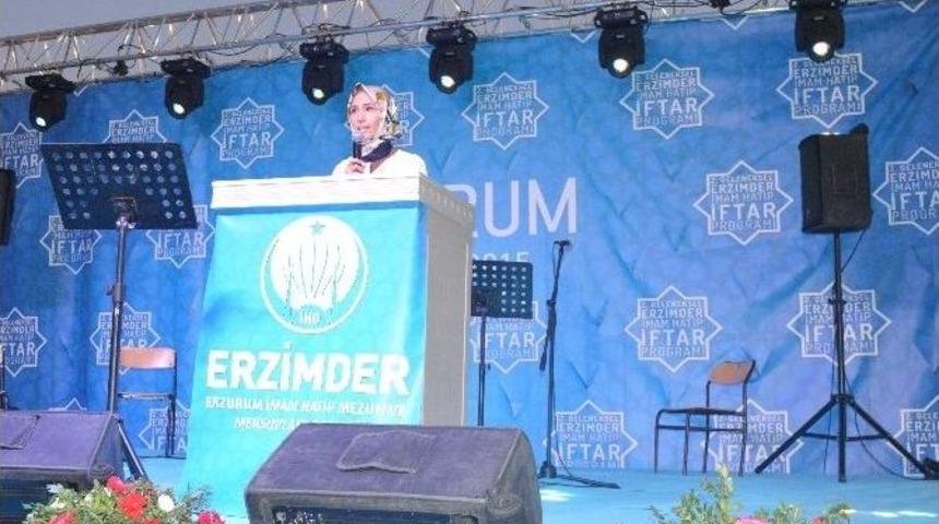 Cumhurbaşkanı Erdoğan&rsquo;ın Kızı S&uuml;meyye Erdoğan, Erzurum&rsquo;da İftar Programına Katıldı