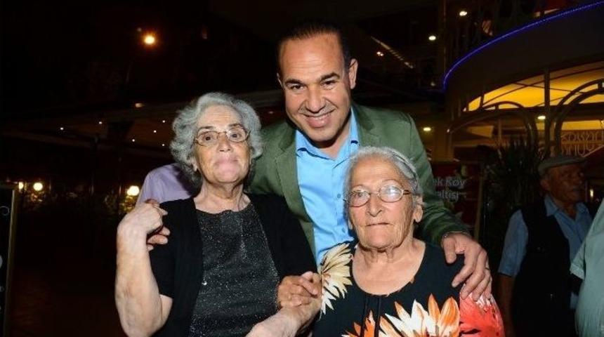 Başkan S&ouml;zl&uuml;, İftarda Yaşlıları Unutmadı