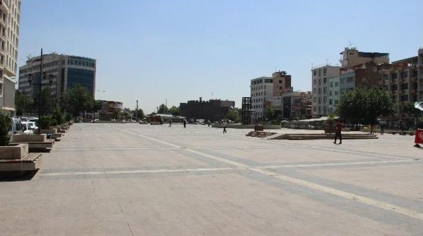 Sıcaklar Diyarbakır&rsquo;ı Hayalet Şehre D&ouml;n&uuml;şt&uuml;rd&uuml;