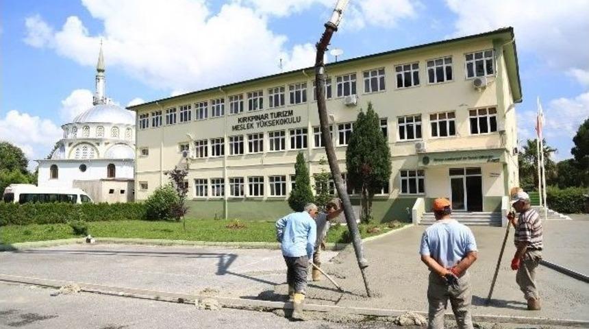 Kırkpınar Turizm Meslek Y&uuml;ksekokulu Bah&ccedil;esine D&uuml;zenleme