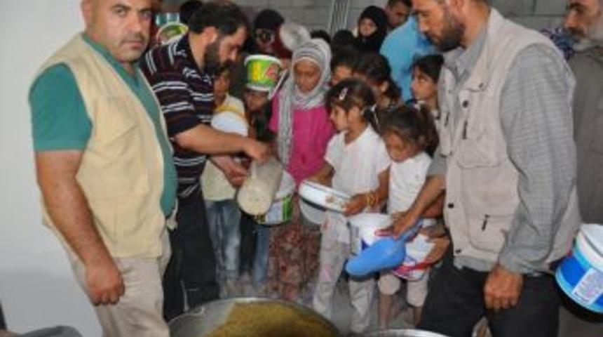 Suriyelilere İftar Yemeği