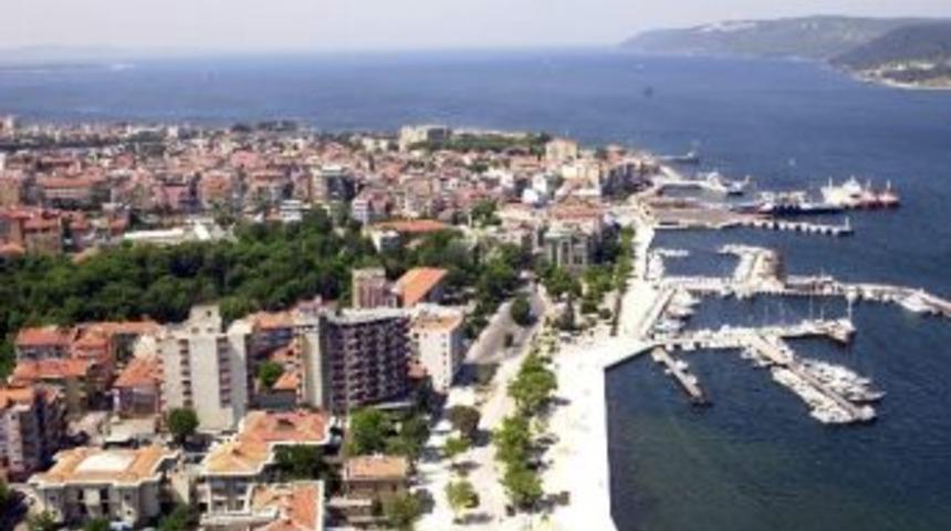 Kadınlar Erkeklerden Daha Çok Yaşıyor