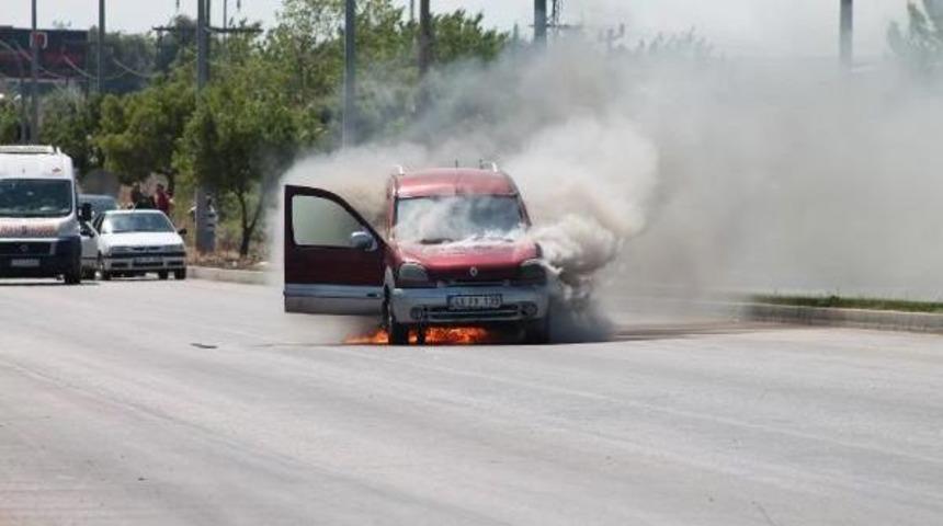 Hafif Ticari Ara&ccedil; Alev Alev Yandı
