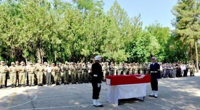 Trafik Kazasında Şehit Olan Er Memleketine Uğurlandı