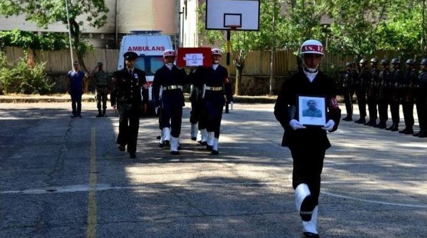 Şehit Er Şahabettin Atak İ&ccedil;in Askeri T&ouml;ren D&uuml;zenlendi
