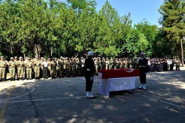 Şehit Er Şahabettin Atak İçin Askeri Tören Düzenlendi