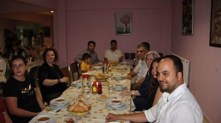 Bisiad&rsquo;tan İftar Yemeği