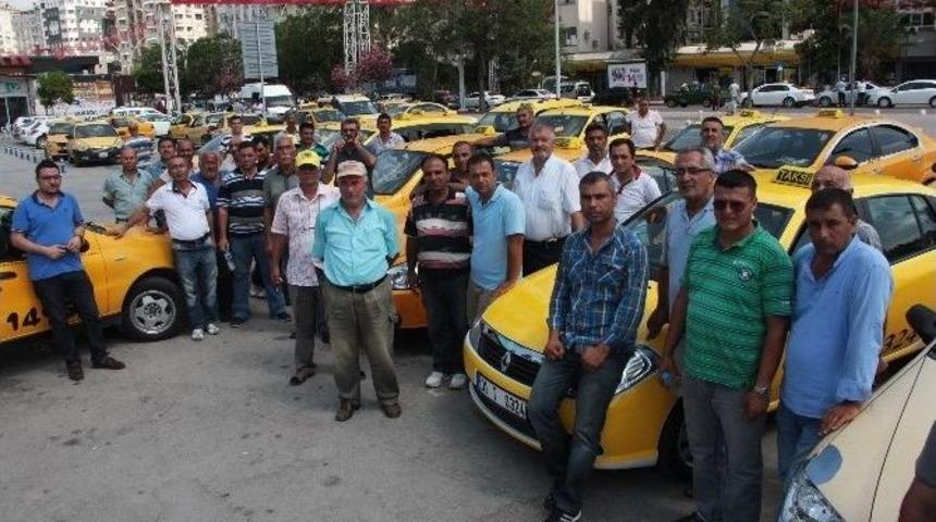 Taksiciler Başkan S&ouml;zl&uuml;&rsquo;den Yardım İstedi