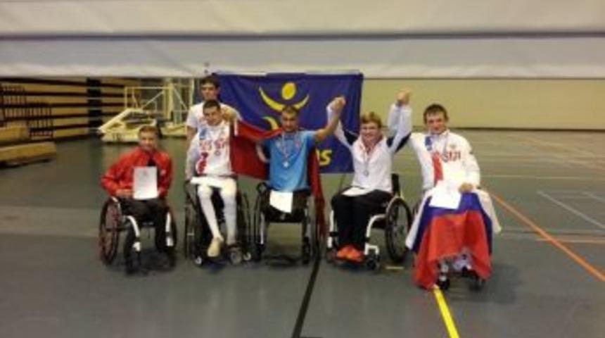 Engelli Eskrimci Hakan Akkaya&rsquo;dan D&uuml;nya Birinciliği