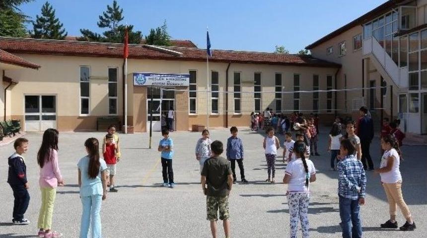 B&uuml;y&uuml;kşehir Belediyesi Esmek Yaz Okulları Başladı