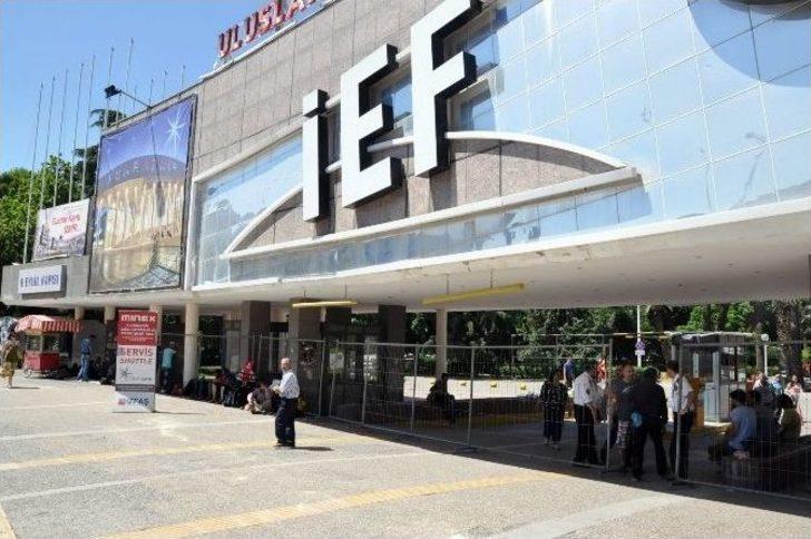 İzmir Fuarının Kapıları Suriyelilere Kapatıldı G4