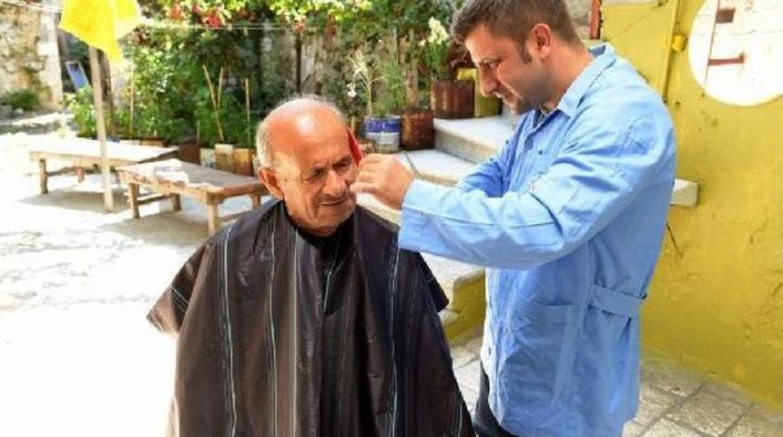 Antakya Belediyesi, Yaşlılara &Uuml;cretsiz Evde Temizlik Ve Bakım Hizmeti Veriyor