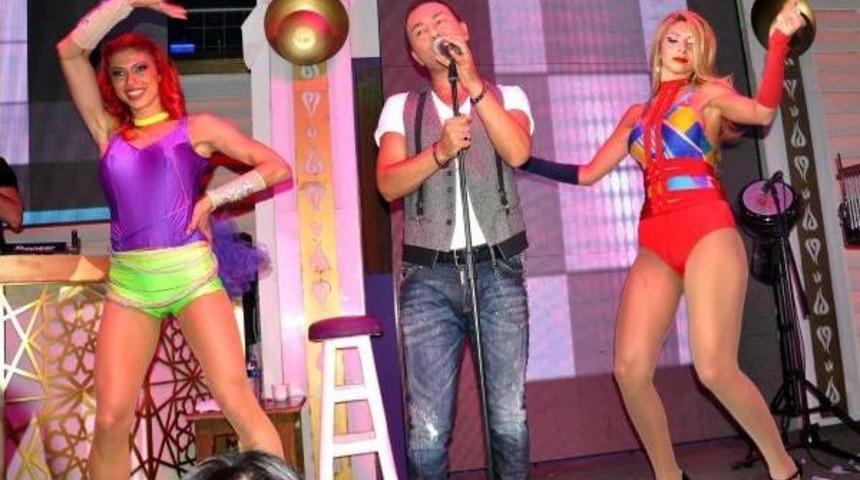 Serdar Orta&ccedil; Dans&ccedil;ılarıyla Mesafeli