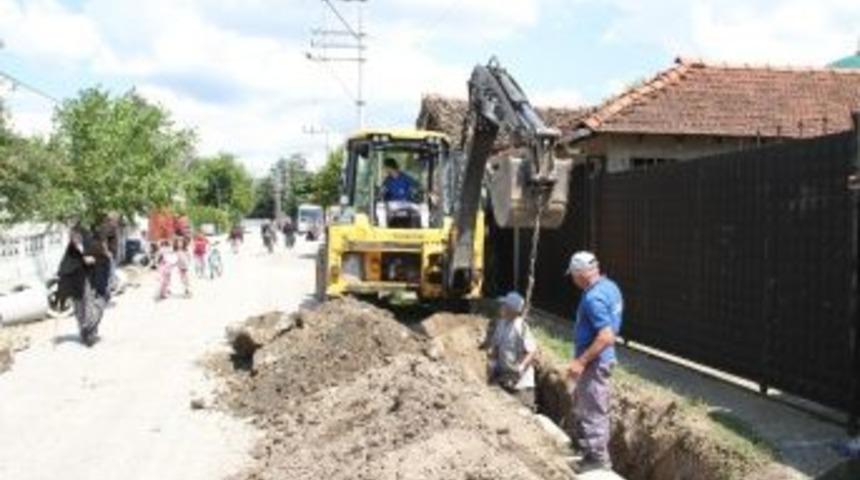 Uzun&ccedil;ınar Mahallesi Alt Yapısı G&uuml;&ccedil;leniyor
