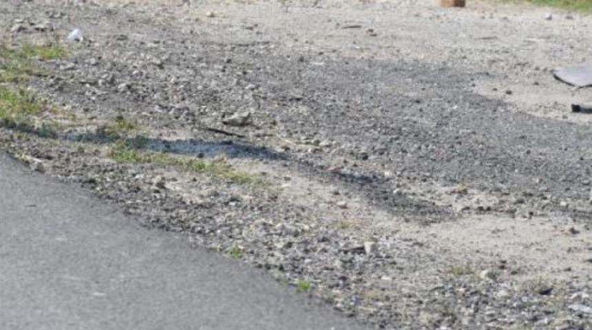 Otomobil Yol Kenarındaki Aileye &Ccedil;arptı: Anne Ve Bebeği &Ouml;ld&uuml;