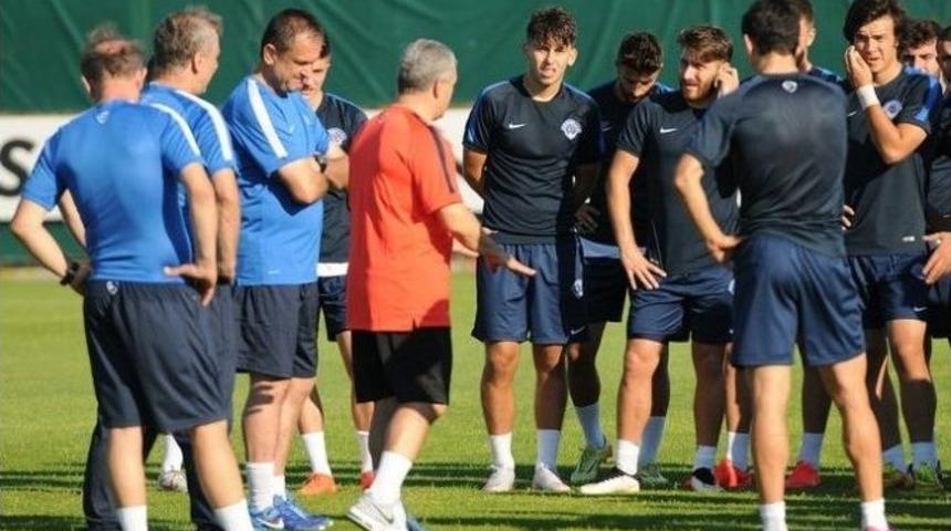 Kasımpaşa’da Yeni Sezon Hazırlıkları Sürüyor