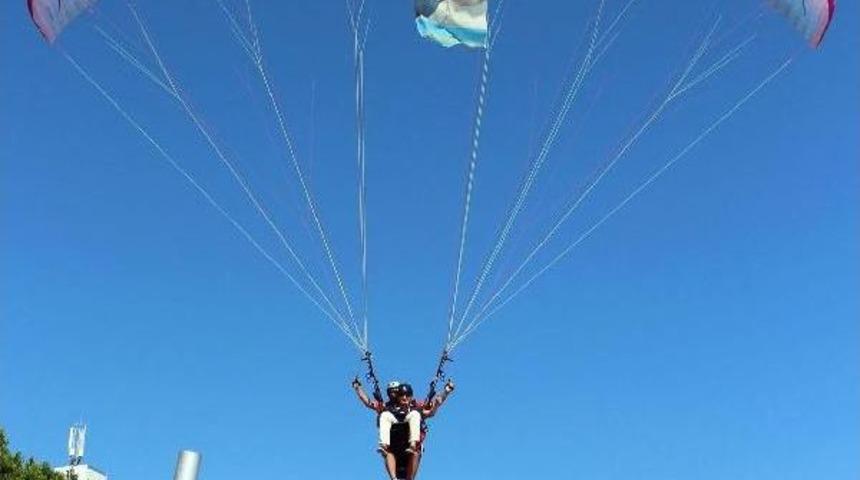 Kazaklar Astana G&uuml;nleri&rsquo;Ni Havada Kutladı