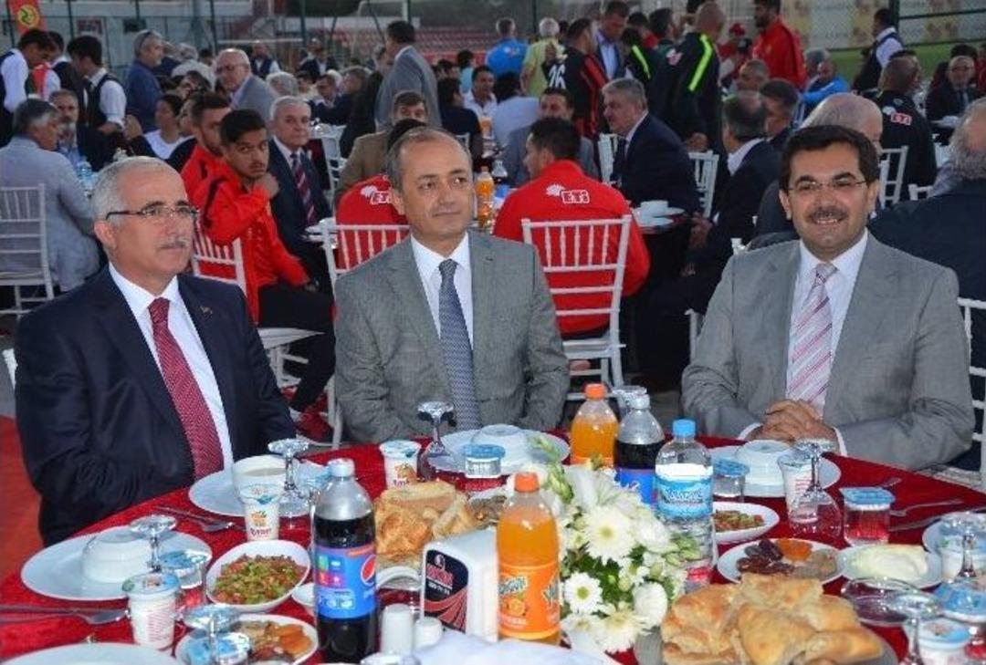 Eskişehirspor&rsquo;un 3. Geleneksel İftar Yemeği