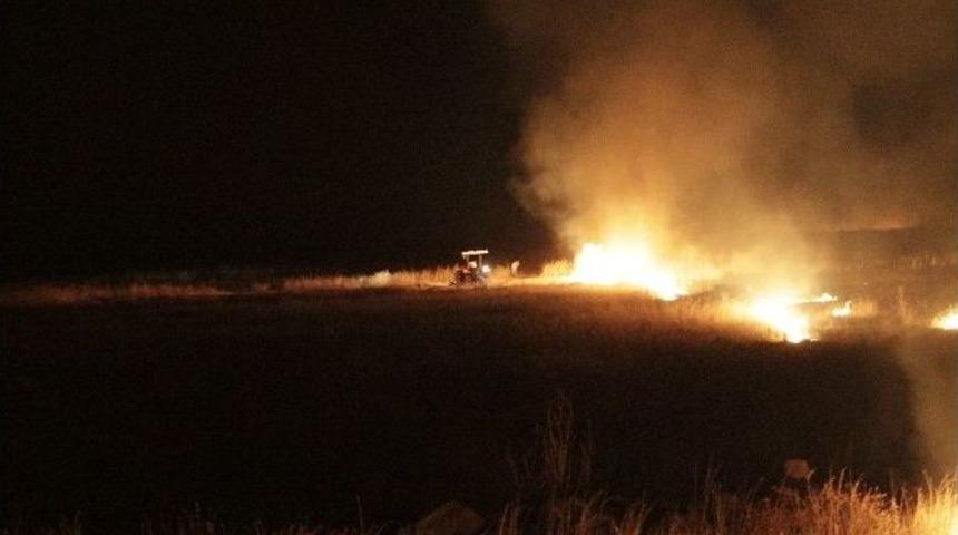 Diyarbakır&rsquo;da Anız Yangını Adeta Cehennemi Yaşattı