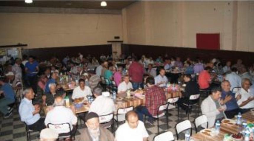 Kağızman&rsquo;da Ak Parti&rsquo;nin İftar Yemeği