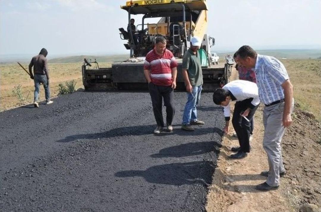 Ko&ccedil;k&ouml;y Grup Yolu Sıcak Asfalta Kavuşuyor