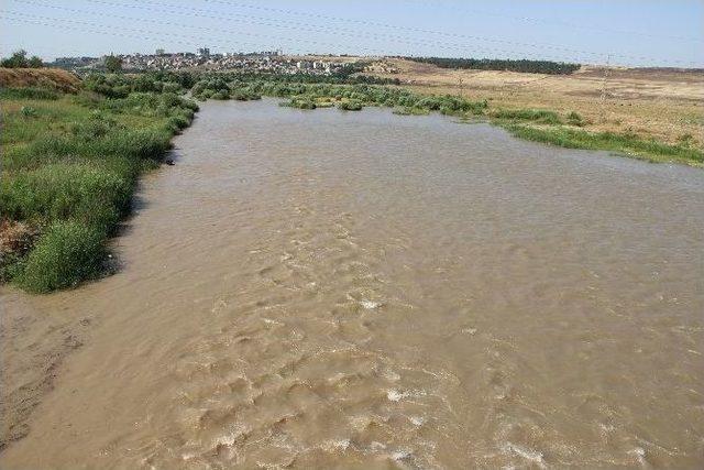 Ailesi Karadan, Ekipler Botlarla Aramaya Çıktı