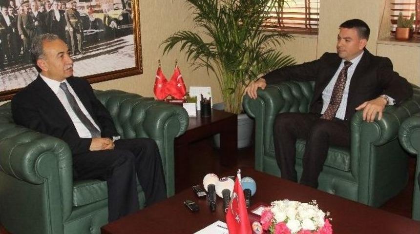 Abd Konsolosu&rsquo;ndan T&uuml;rk&ccedil;e Veda