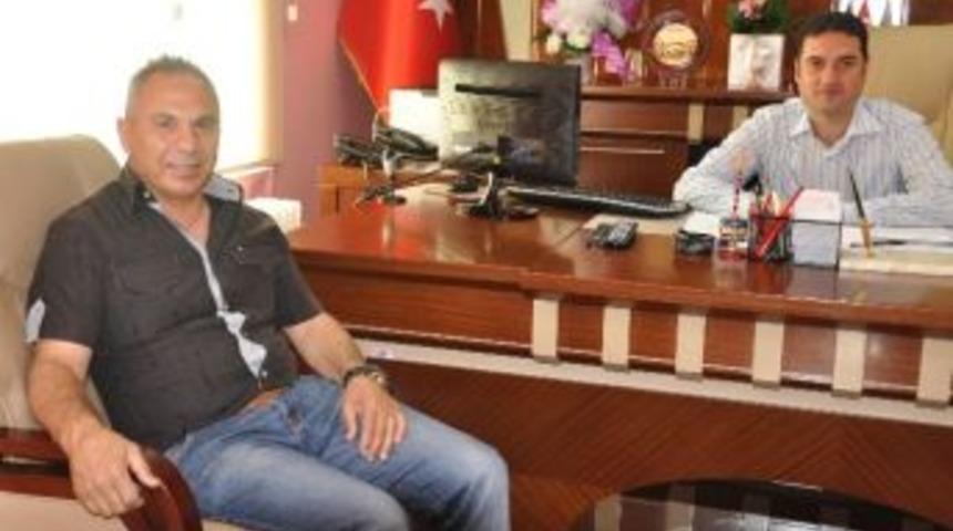 Ataşbak, Olimpiyat Madalyalı Boksör Aykaç’ı Kabul Etti