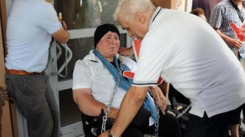 Kasder &Uuml;yelerinin Zincirli Eylemini "tahliye Iptal"  A&ccedil;ıklaması Durdurdu