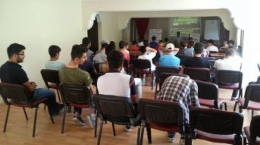 Gevaş&rsquo;ta &ldquo;oru&ccedil;, İslamiyet Ve Gen&ccedil;lik&rdquo; Konferansı