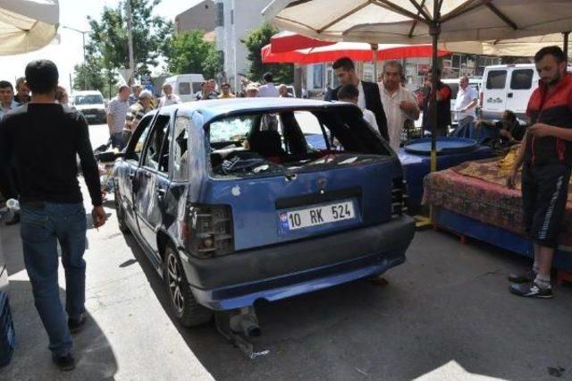 Otomobille Semt Pazarından Geçerken Bir Kızı Yaraladı, Dayak Yedi