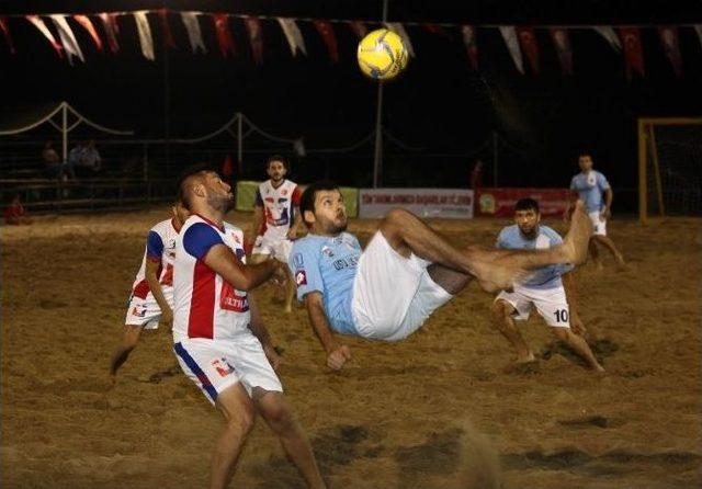 Manavgat’ta Plaj Futbolu Heyecanı Başladı