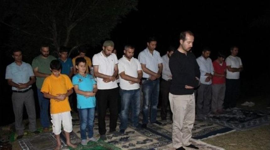 Sıngıtur Dağı&rsquo;nda Teravih Namazı Kılındı