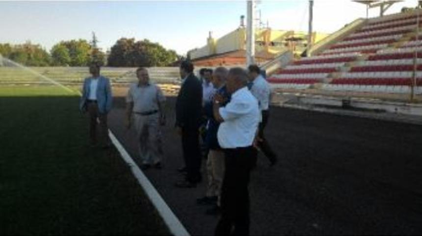 Milletvekili Şeker, Spor Tesislerinde İncelemelerde Bulundu