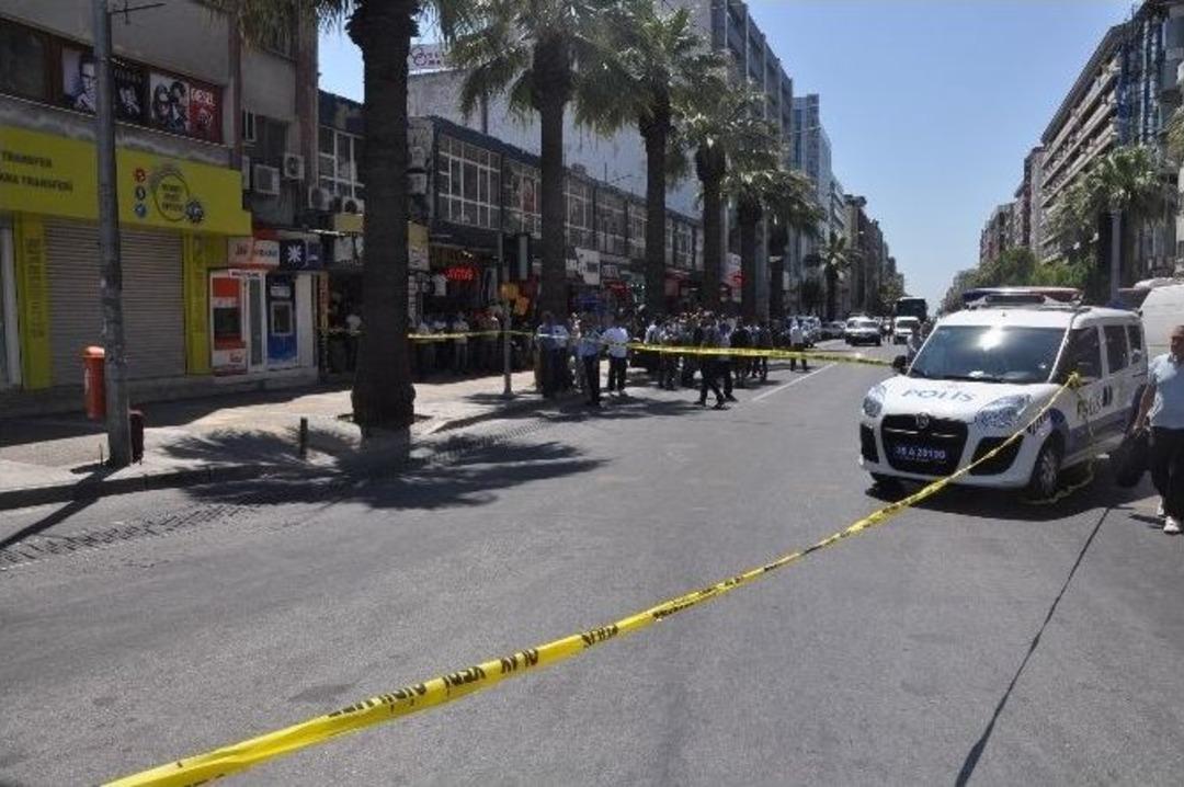 İzmir&rsquo;in G&ouml;beğinde Bomba Paniği