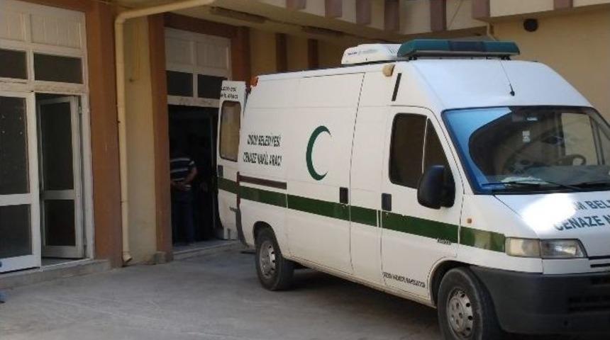 Didim&rsquo;de Ka&ccedil;akları Taşıyan İki Bot Battı: 1 &Ouml;l&uuml;, 14 Yaralı