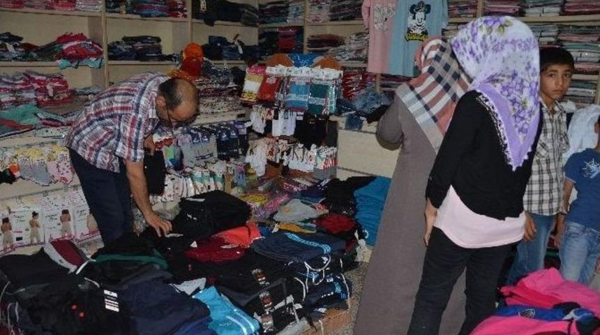 Siverek&rsquo;te Yetim Ve &Ouml;ks&uuml;zlere Bayramlık Yardımı