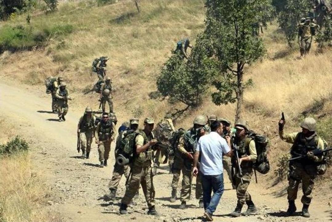 Hdp Milletvekili Enc&uuml; Ile Askerler Arasında Gerginlik