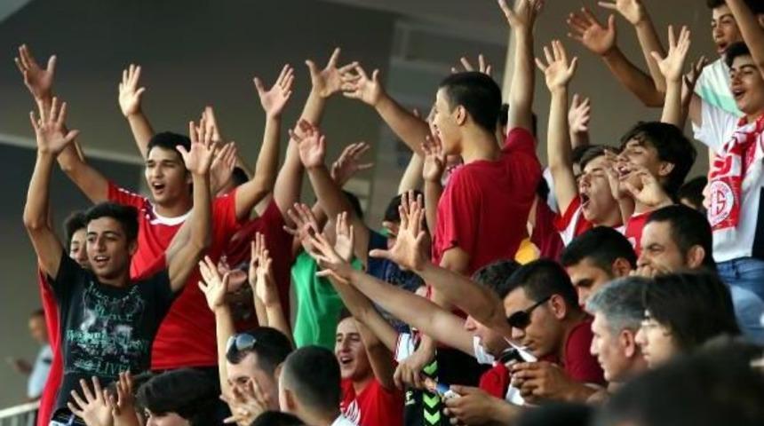 Eto'o Antalyaspor'a Imza Attı (1)