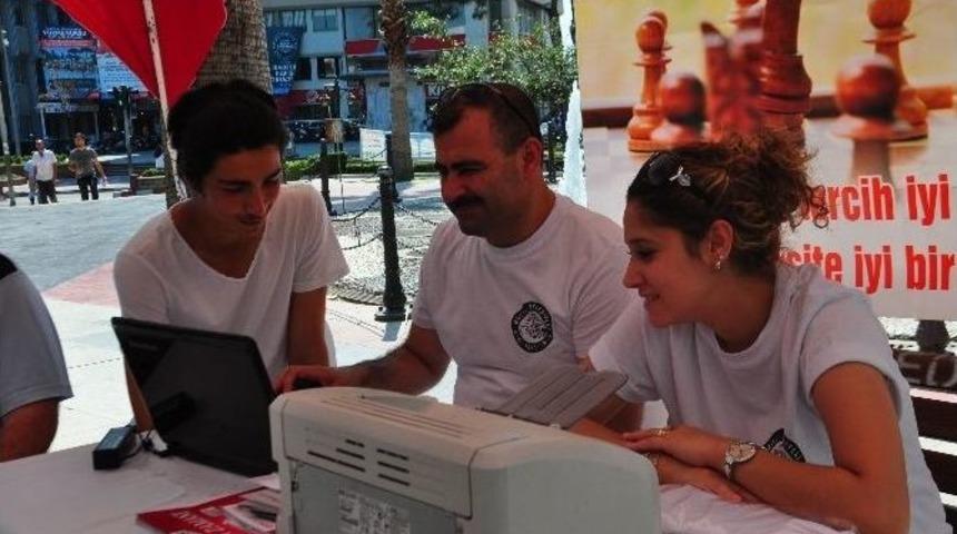 Nazilli Belediyesinden &Uuml;niversite Adaylarına Tercih Danışmanlığı Standı