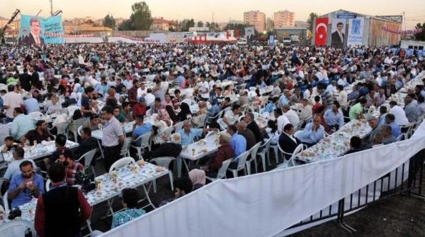 Başbakan Van'da Iftara Katıldı