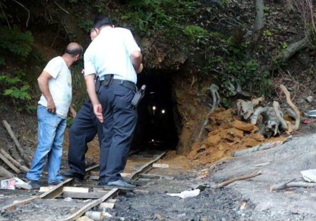 Kaçak Maden Ocağındaki Göçükte Mahsur Kalan Işçi; Mantar Toplarken, Merak Edip Içine Girdim