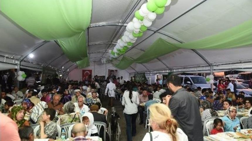 Kılı&ccedil;daroğlu, Cebeci&rsquo;de Vatandaşlarla İftar Yaptı